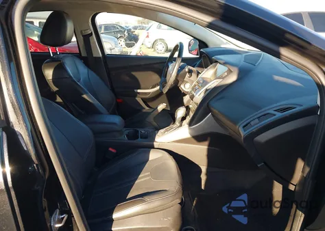 2014 Ford Focus Se from USA, damaged, VIN 1FADP3K21EL300171